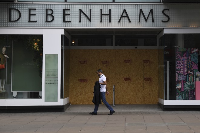 Debenhams: Καταργούν 2.500 θέσεις εργασίας στη Βρετανία