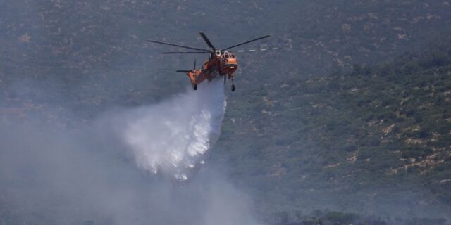 Φωτιά στη Μάνη: Συνεχίζεται για 3η ημέρα η προσπάθεια να τεθεί υπό έλεγχο