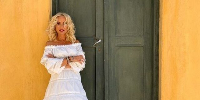 Σπάνια φωτογραφία της Μαρίας Μπεκατώρου με μαγιό