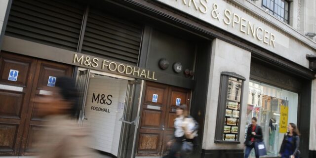 “Θύμα” της πανδημίας τα Marks and Spencer: Καταργούν 7.000 θέσεις εργασίας