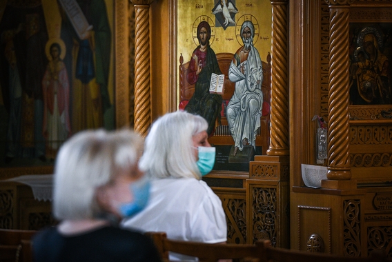 Κορονοϊός: Υποχρεωτική η μάσκα και στις εκκλησίες