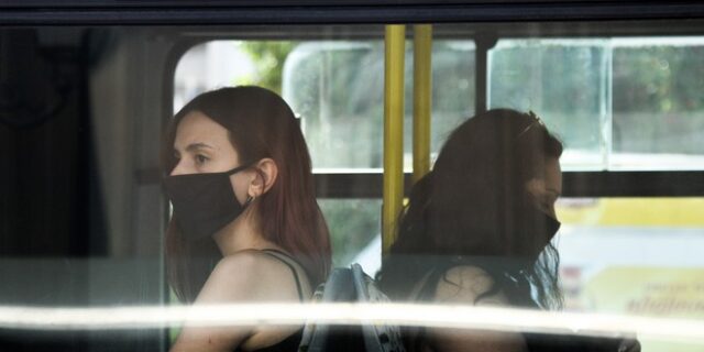Εκάλη: Επιβάτες έβρισαν και έφτυσαν οδηγό λεωφορείου όταν ζήτησε να φορέσουν μάσκες