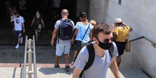 Κορονοϊός: Ο εχθρός εντός των τειχών – “Καμπανάκι” για τους νέους