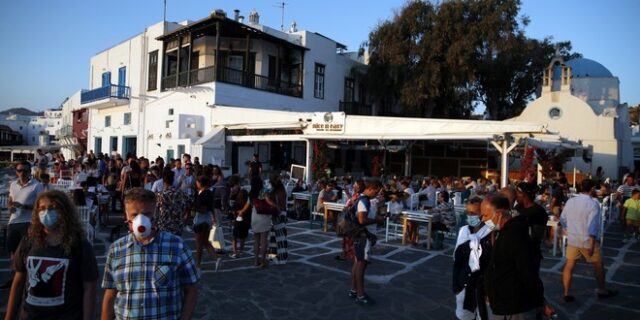 Μ. Βρετανία: Σε καραντίνα όσοι επιστρέφουν από Μύκονο, Κρήτη και άλλα πέντε ελληνικά νησιά