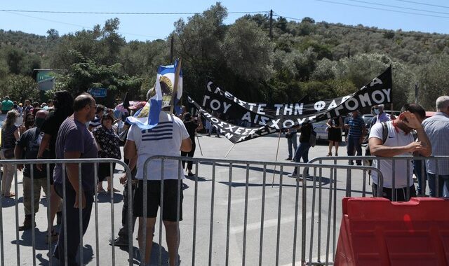 Ένταση μεταξύ κατοίκων και ΜΑΤ στη Μόρια