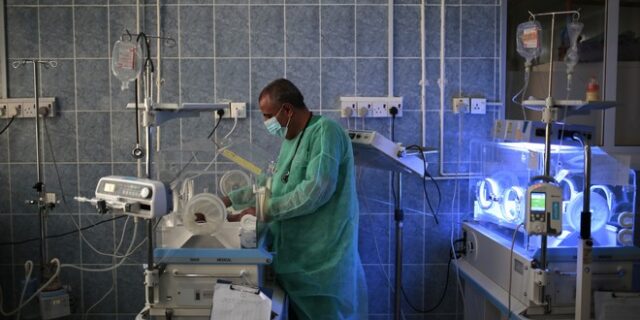 Δεκατρείς συλλήψεις για χρηματισμό γιατρών και παράνομες συνταγογραφήσεις