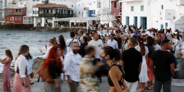 Κορονοϊος: Έκτακτα μέτρα σε Μύκονο και Χαλκιδική – Τέλος στα πάρτι