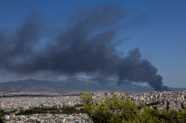 Φωτιά στη Μεταμόρφωση: Η τροχιά του καπνού