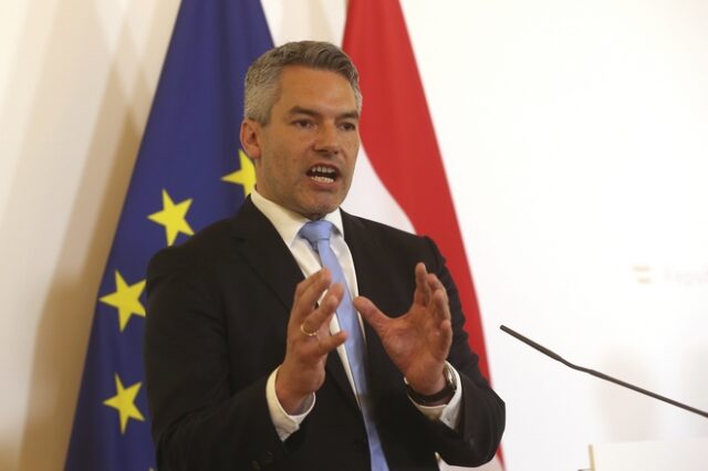 Στην Αθήνα ο Αυστριακός υπουργός Εσωτερικών για το προσφυγικό