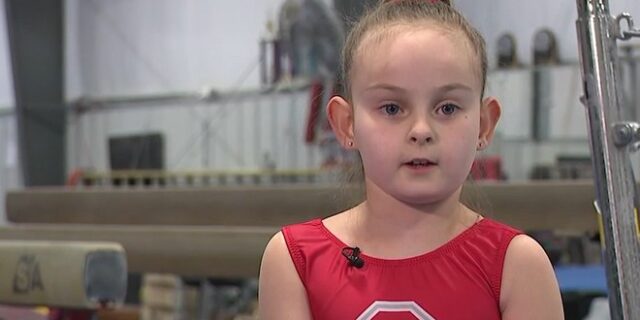 “Μπορείς να το ξεπεράσεις” – 8χρονη με αναπηρία διαγωνίζεται στην ενόργανη