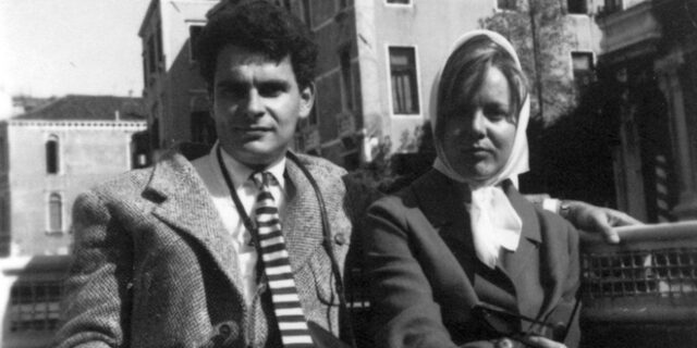 Ν. Παπανδρέου για τον θείο Γιώργο: Το “εγώ σ’αγάπησα, εσύ όχι…” στην κηδεία του Ανδρέα