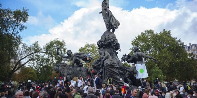 Γαλλία: Δεκάδες πρόστιμα σε όσους δεν φορούσαν μάσκα σε συγκέντρωση