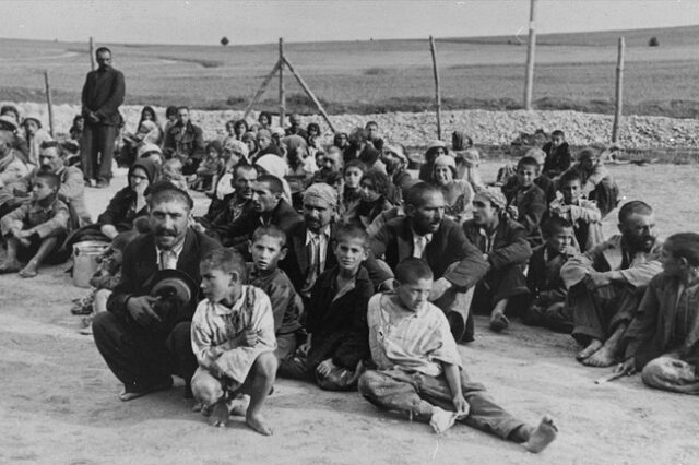 Ρομά: Ένα ξεχασμένο Ολοκαύτωμα – Από πειραματόζωα των Ναζί στον διαρκή αποκλεισμό