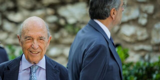 “Ιχνηλατήσεις  Σημιτικών” στα δυο μεγάλα κόμματα