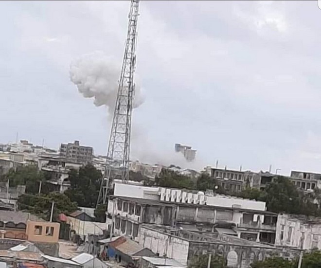 Σομαλία: Έκρηξη και πυροβολισμοί σε κεντρικό ξενοδοχείο – Τουλάχιστον 5 νεκροί