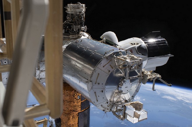 Dragon Endeavour: Η διαστημική κάψουλα της SpaceX επιστρέφει στη Γη