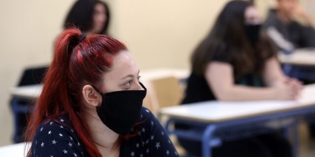 Στα 6,2 εκατ. ευρώ η επιχορήγηση για μάσκες σε μαθητές και εκπαιδευτικούς- Υπεγράφη η απόφαση