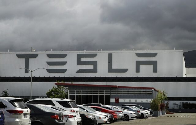 Έλον Μάσκ: Στόχος κυβερνοεπίθεσης το εργοστάσιο της Tesla