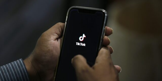 TikTok: Απαγορεύτηκε στο Πακιστάν λόγω “ανήθικου και απρεπούς υλικού”