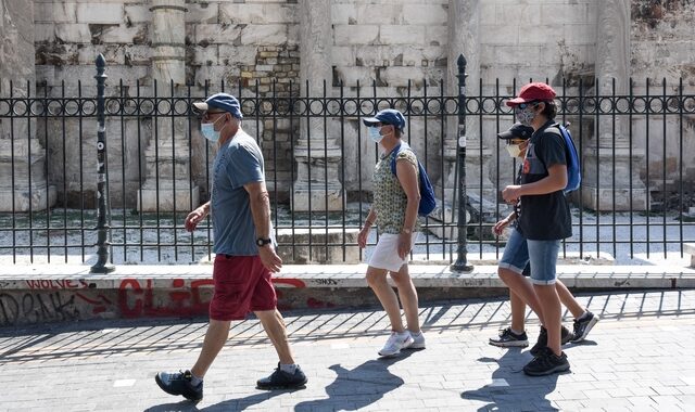 ΣΥΡΙΖΑ: “Η κυβέρνηση προσπαθεί να πείσει τους πολίτες ότι φταίνε για την έξαρση της πανδημίας”