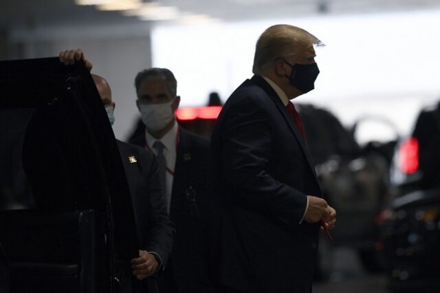 ΗΠΑ: Ο Τραμπ φόρεσε μάσκα και επισκέφθηκε τον άρρωστο αδελφό του