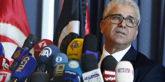 Λιβύη: Ο Σάρατζ απομάκρυνε τον Μπασάγκα