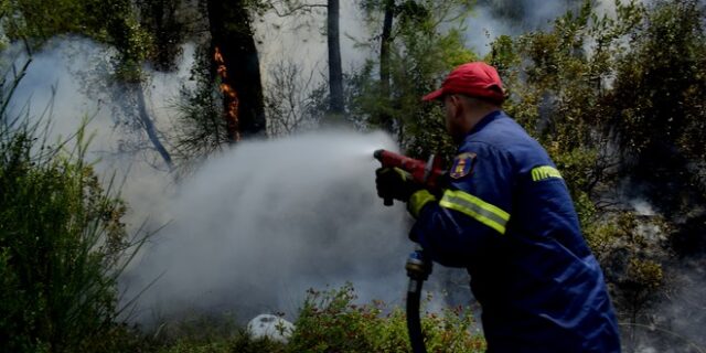 Φωτιά σε χωριό της Κύπρου κοντά στις βρετανικές βάσεις
