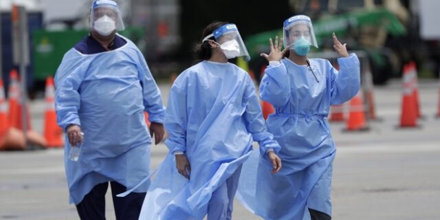 ΗΠΑ: Σχεδόν ένας στους 100 Αμερικανούς άνω των 65 πέθανε από κορονοϊό