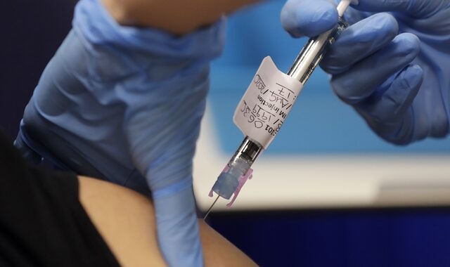 Πιερρακάκης: Ραντεβού με SMS για το εμβόλιο κατά του κορονοϊού