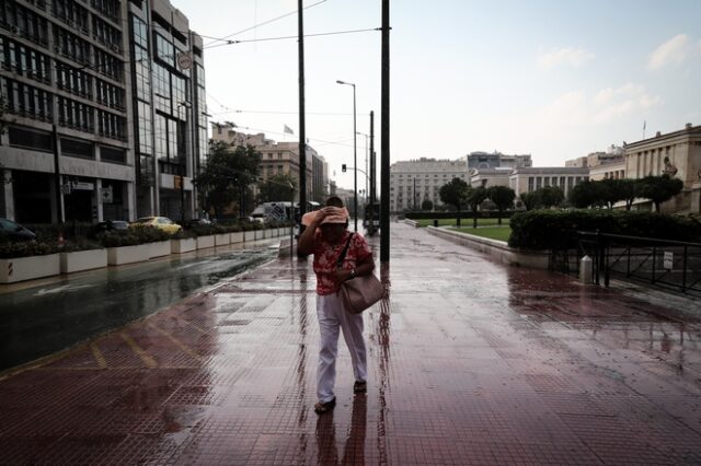 Καιρός: “Άνοιξαν οι ουρανοί” στην Αττική