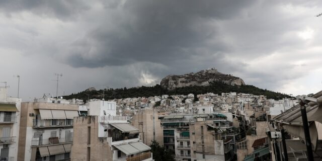 Επιμένει η κακοκαιρία: Ισχυρή καταιγίδα στην Αττική