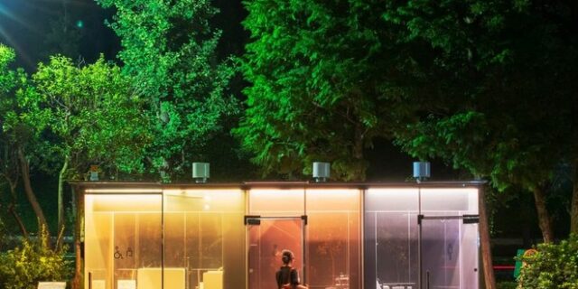 Τόκιο: Διαφανείς δημόσιες τουαλέτες σε πάρκα – Πώς λειτουργούν