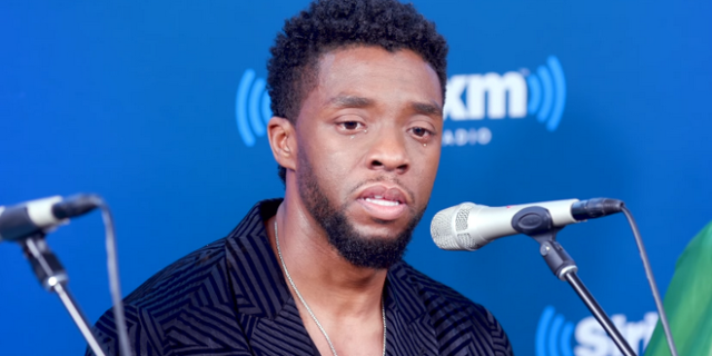 Τσάντγουικ Μπόουζμαν: Πολλά παραπάνω από “Black Panther” – Ο υπερήρωας 2 παιδιών με καρκίνο
