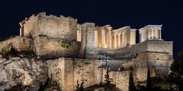 Ακρόπολη: Δείτε τον νέο φωτισμό του Ιερού Βράχου