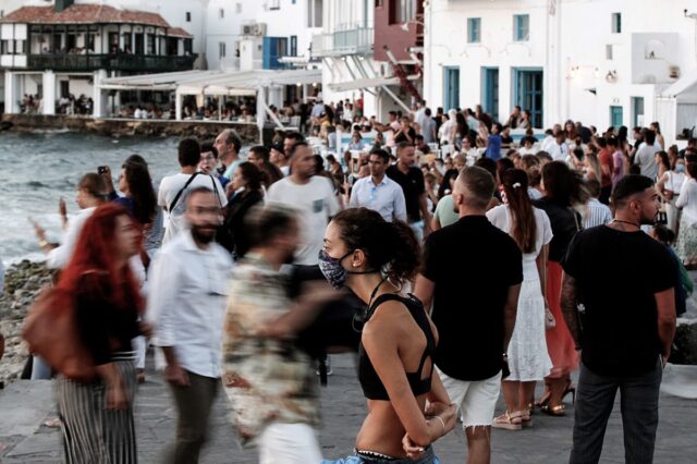 Εγώ τηρώ τα μέτρα, οι άλλοι δεν τα τηρούν