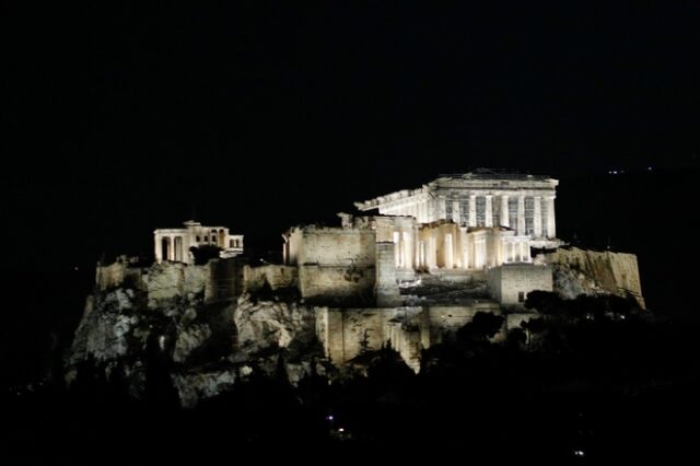 Ακρόπολη: Η μαγεία του Ιερού Βράχου με το νέο φωτισμό