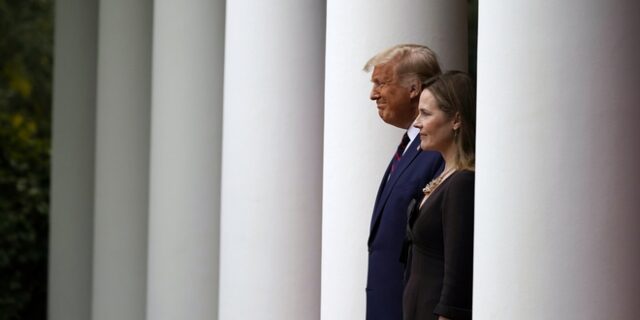 Ο Τραμπ επέλεξε την Έιμι Κόνεϊ Μπάρετ για το Ανώτατο Δικαστήριο