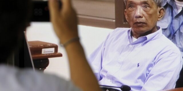 Πέθανε ο αρχιβασανιστής Ντουκ, ο μακελάρης των Ερυθρών Χμερ