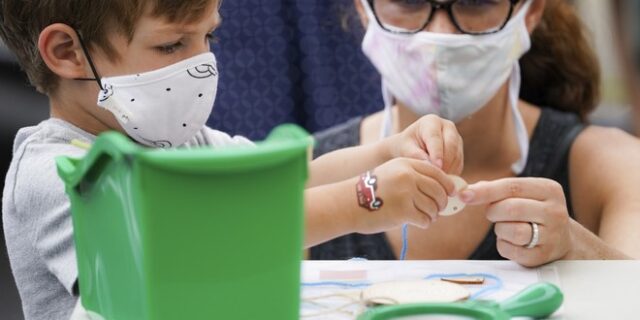 Οι γονείς πρέπει να γίνουν παράδειγμα και όχι φόβος για τον κορονοϊό