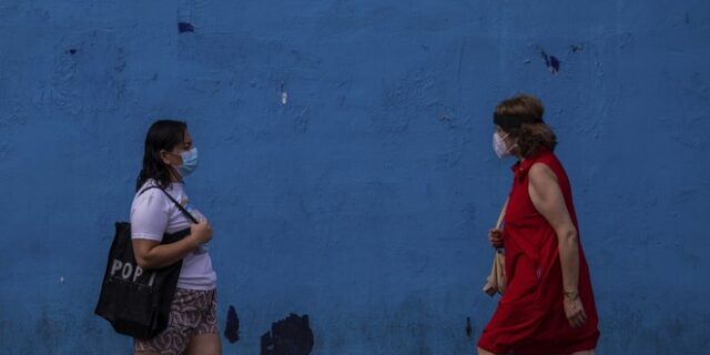 Δανία: Η χειρουργική μάσκα έχει μικρό αποτέλεσμα στην προστασία, σύμφωνα με μελέτη