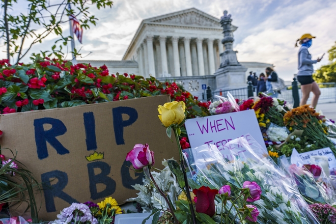Τι σημαίνει ο θάνατος της Ρουθ Μπέιντερ Γκίνσμπεργκ για το δικαίωμα στην άμβλωση