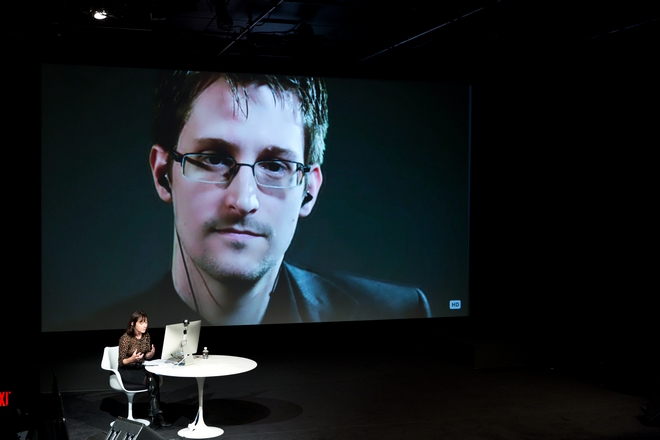 Ρωσία: Μόνιμη άδεια παραμονής για τον Snowden
