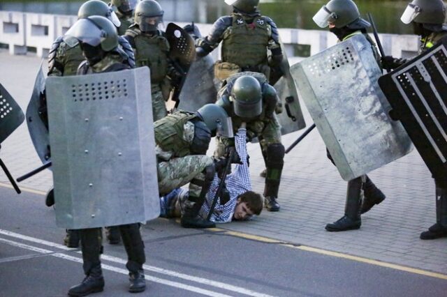 Λευκορωσία: Δεκάδες συλλήψεις σε διαδήλωση για την ορκωμοσία Λουκασένκο