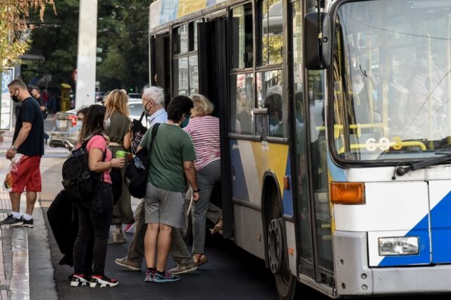 Πέτσας: Σχολεία και ΜΜΜ δεν αποτελούν εστίες κορονοϊού