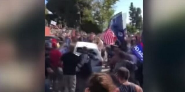 ΗΠΑ: Έπεσε με το αυτοκίνητό της πάνω σε διαδηλωτές