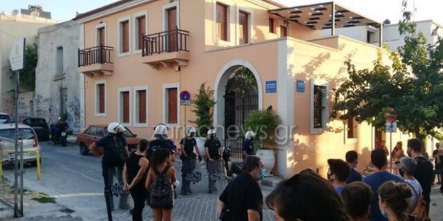 Χανιά: Αστυνομική επιχείρηση στη Ρόσα Νέρα τα ξημερώματα – Εκκενώθηκε η κατάληψη