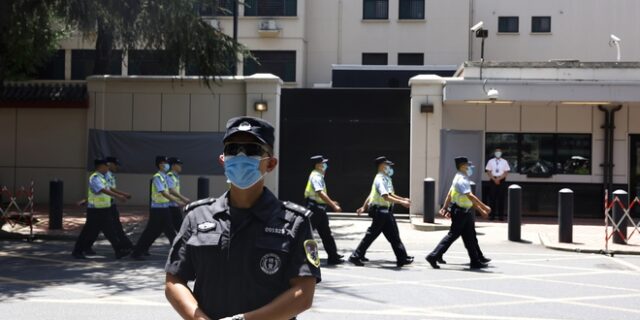 Κίνα: Δημοσιογράφοι εγκατέλειψαν τη χώρα για να μη συλληφθούν