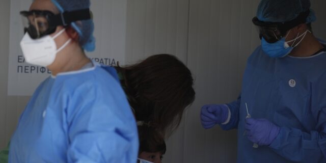 Κορονοϊός: 302 τα νέα κρούσματα στην Ελλάδα – 133 στην Αττική