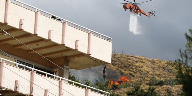 Φωτιά σε εξέλιξη στον Υμηττό – Στο σημείο ο αρχηγός της Πυροσβεστικής