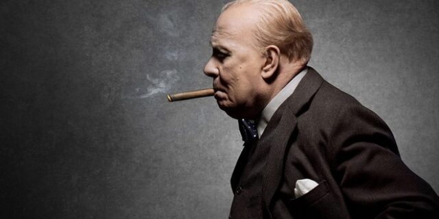 “Darkest Hour”: Σεναριογράφος έκανε μήνυση στον Γκάρι Όλντμαν